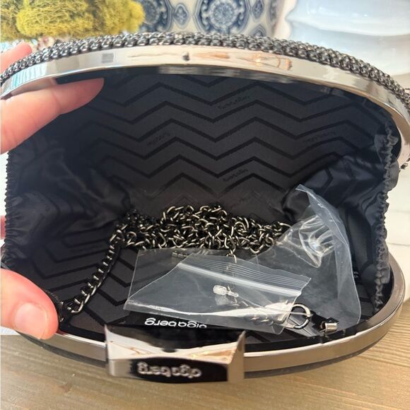NWT Olga Berg Bria Crystal Fringe Clutch
⭐️read description - Picture 7 of 7